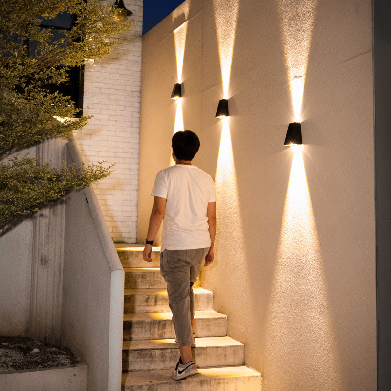 Solar Powered Wall lamp - Modern Design